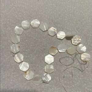 Mother of Pearl Iridescent Cream Necklace